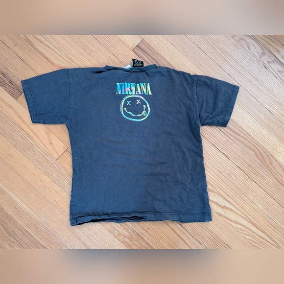 Zara BShort Sleeve Tee Iconic Design - Picture 3 of 3